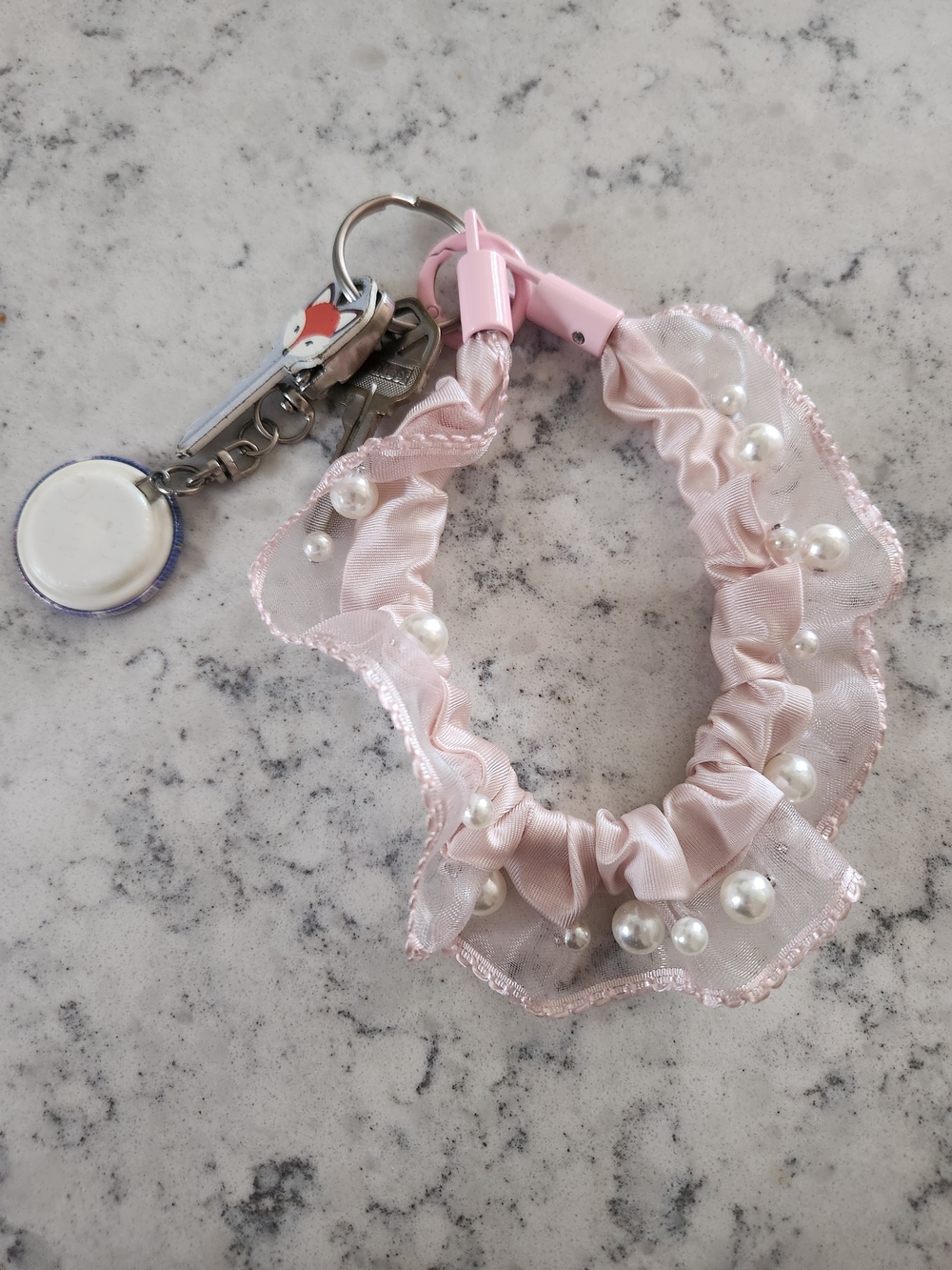 Pink Pearl-Embellished Ruffled Keychain - Picture 3 of 4